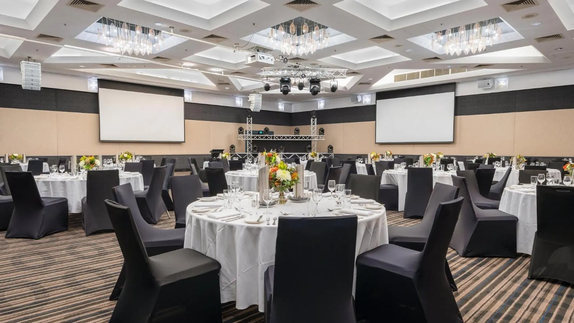 Crowne Plaza Surfers Paradise By Ihg Gold Coast Hotel