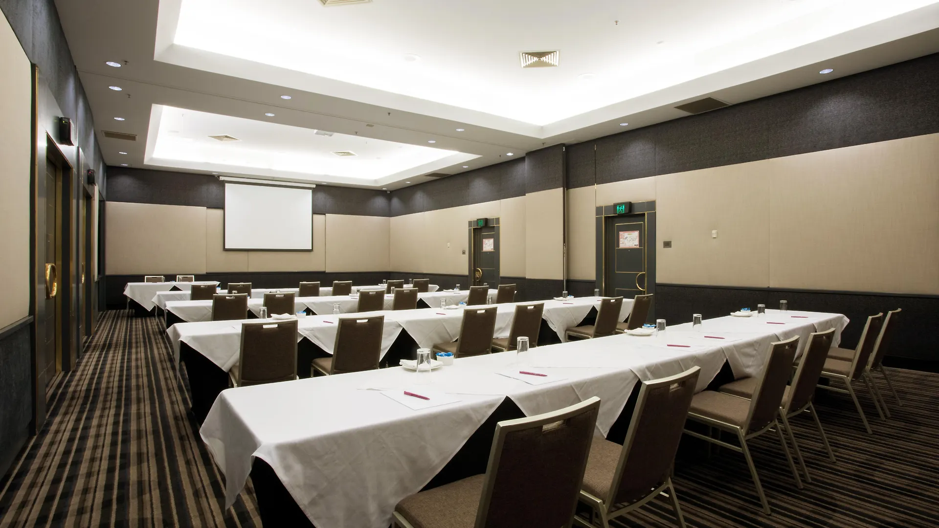Crowne Plaza Surfers Paradise By Ihg Gold Coast Hotel